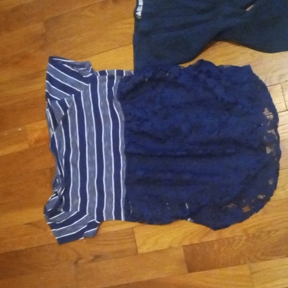 Blue Striped Top with lace accent and Leggings Set girl medium - Picture 3 of 3